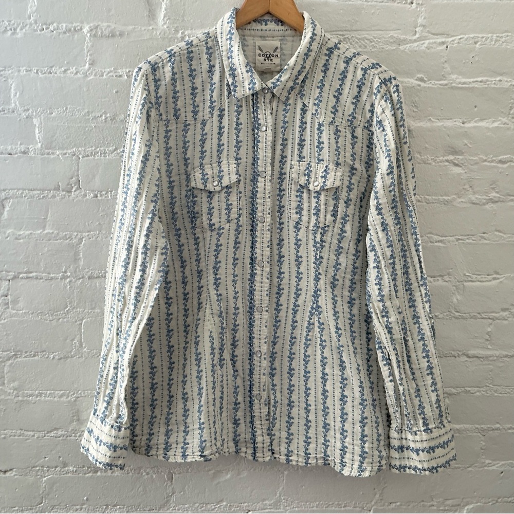 Cotton & Rye Outfitters Womens Pearl Snap Blue Ivory Floral Shirt Blouse